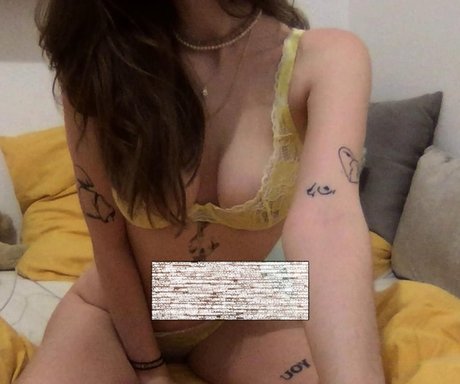 Cap0nce nude actress galleries