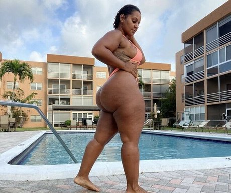 esmy v top star gallery