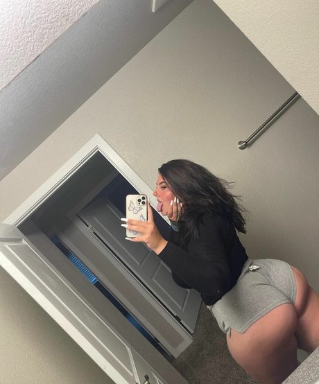 officialhostwiththemost model sex galleries