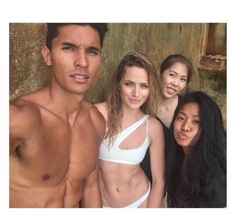 Shantel VanSanten hot star image