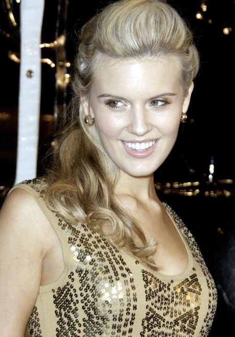 Maggie Grace model sexy pics
