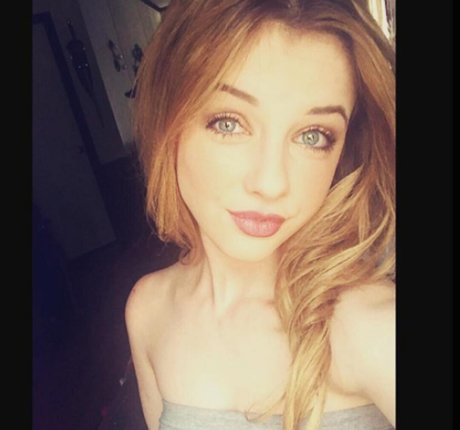 Raven Walton hot star photo