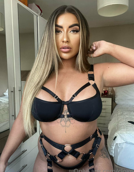 Chloe Fleming model high quality photo