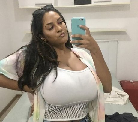 Sofia Mendonca beautiful star images