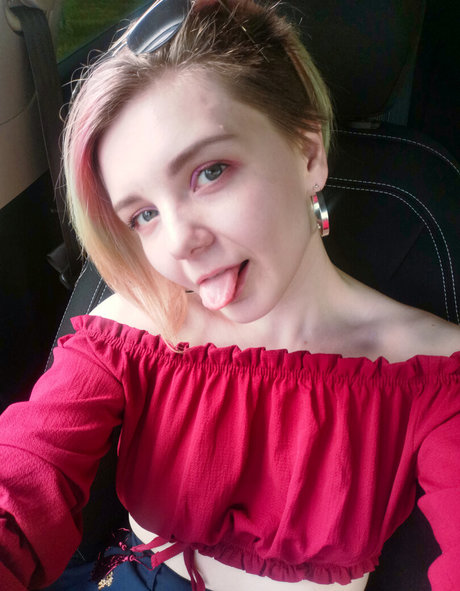 Atamasha art model picture