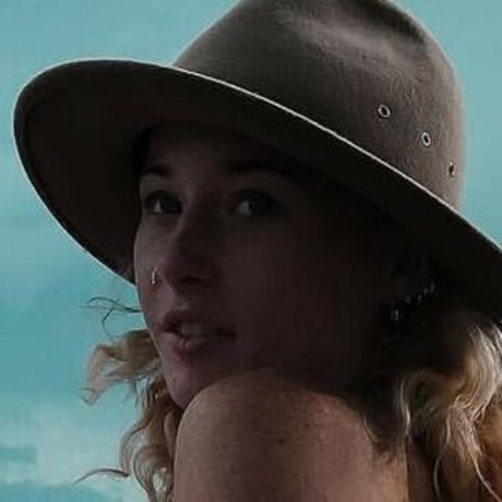 Krystall666 star nude image