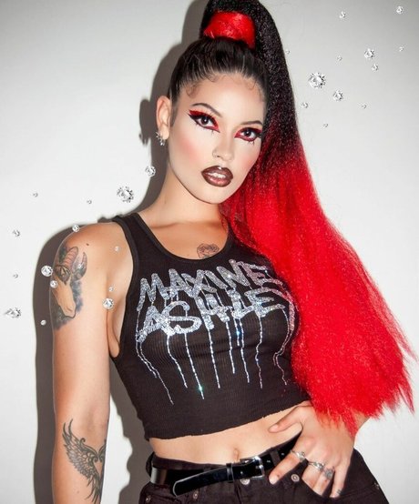 Maxine Ashley sex star img