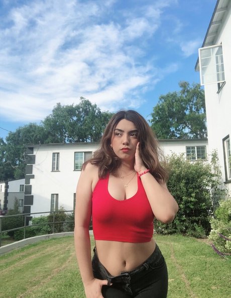 April Maribel Espinoza pretty actress pic