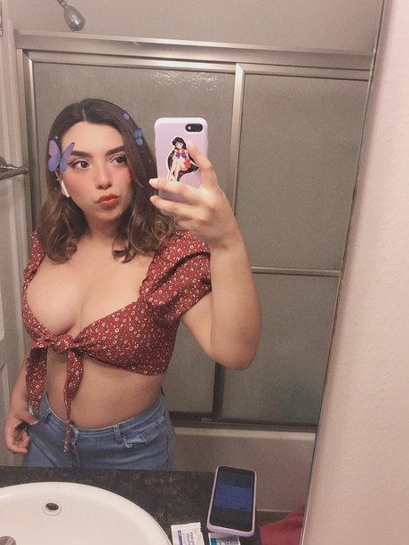 April Maribel Espinoza beautiful model picture