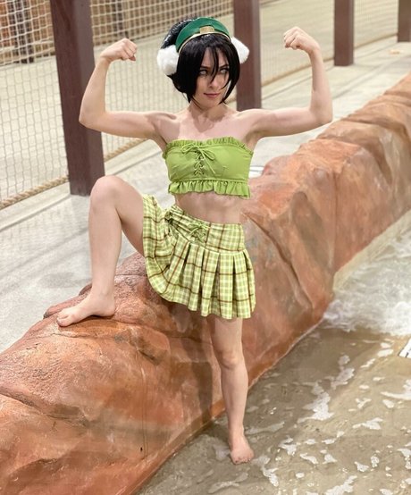 Aara Lee sexy star pics