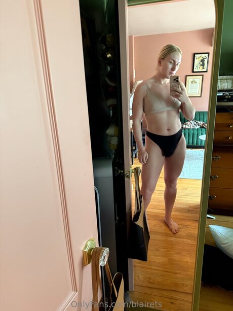 blairets naked pornstar img