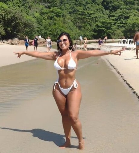 Gi Souza xxx actress photos