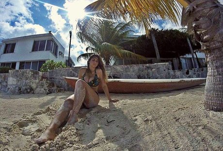 Meredithblake naked actress photo