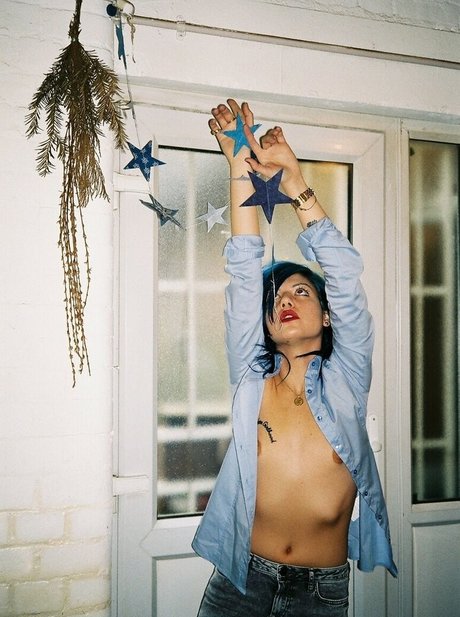 Krista Papista star art pics