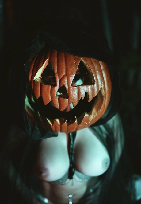 Danielle Donovan star hd photos