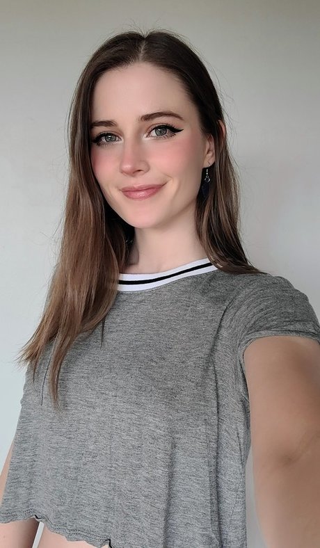 Gemma Elle nudes model photos