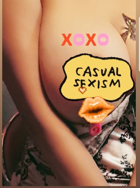 Zareen Zoya Khan nudes model pic