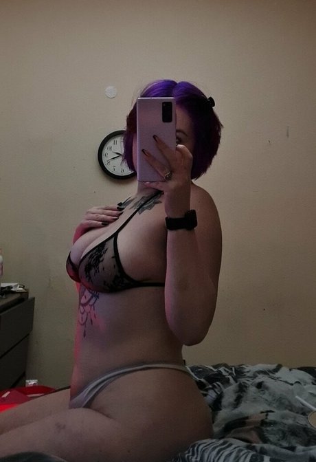 Megr0se model pornographic photo