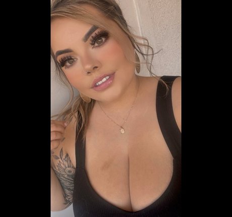 Lilly Zamora hd star pic