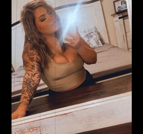 Lilly Zamora nice actress image