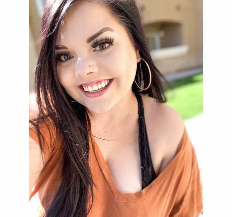 Lilly Zamora high quality model photo