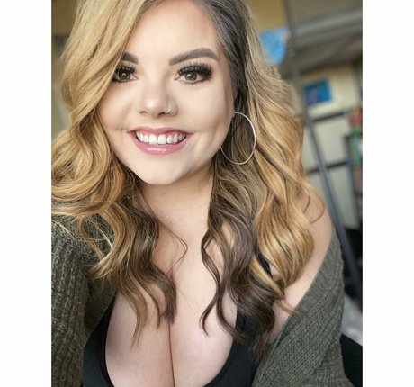 Lilly Zamora model perfect galleries