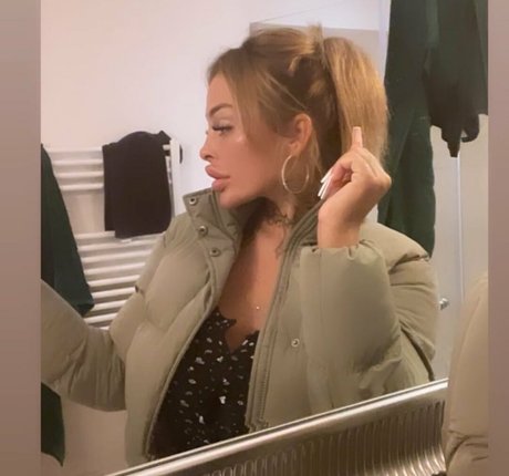 lola official pornstar sex images