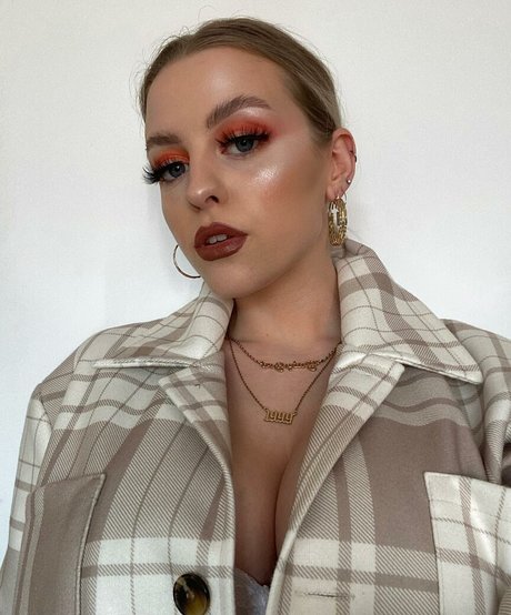 Amber R Brightman free model images