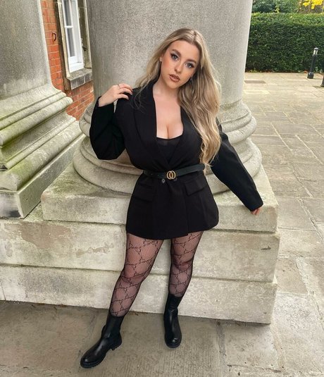 Amber R Brightman hd actress pics