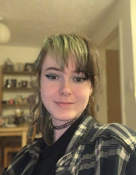 frogs25 nude actress pictures