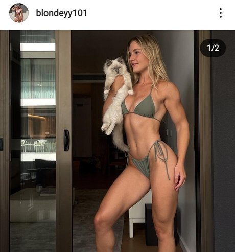 Blondeyy101 model pictures