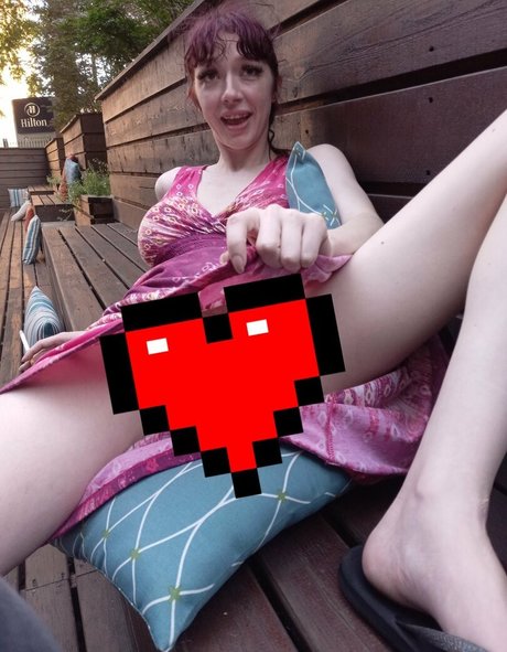 Karleigh Rogers pretty actress pics