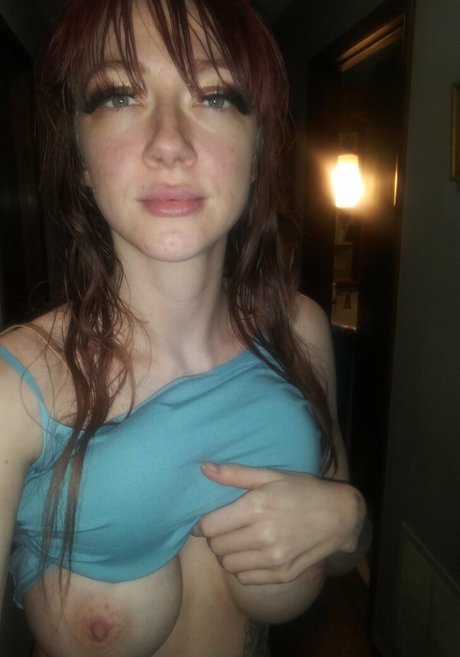 Karleigh Rogers model hot image