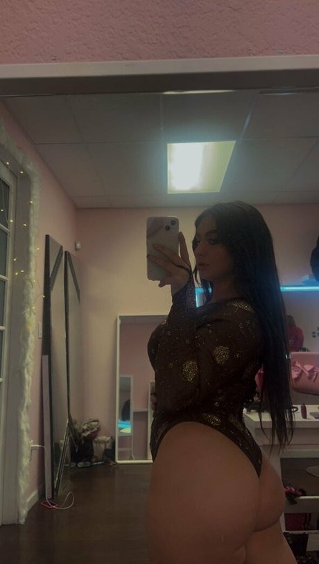 Lizzie Foxie free model image