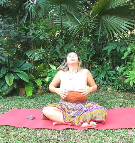 Wears ren art actress images