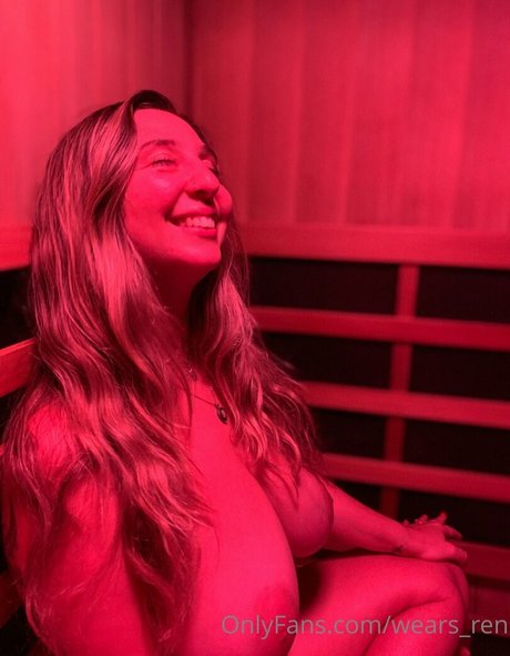 Wears ren model top pics