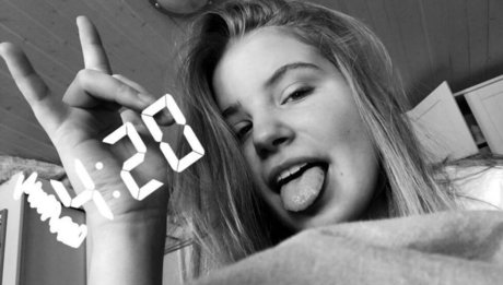 Aline Zwahlen pornstar nudes pic