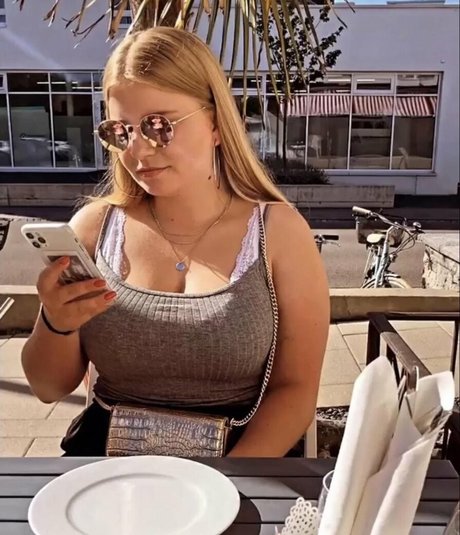 Aline Zwahlen beautiful model images