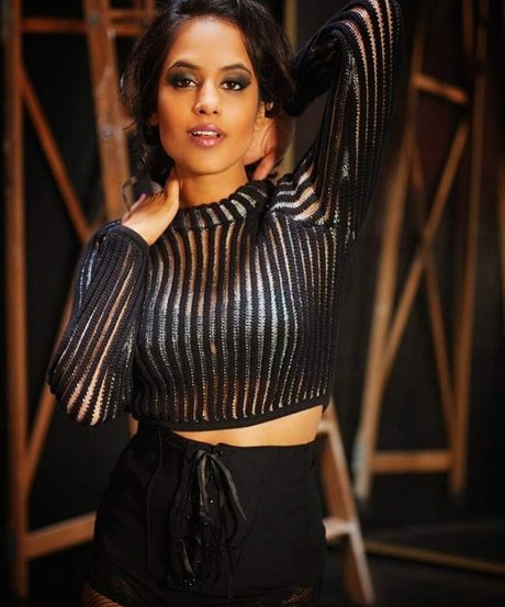 Agam Darshi adult star pics