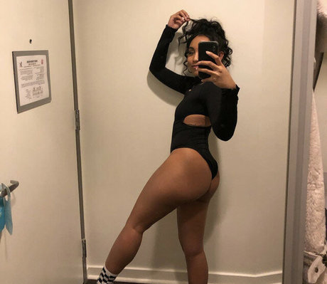 DJ Noodles pretty pornstar galleries