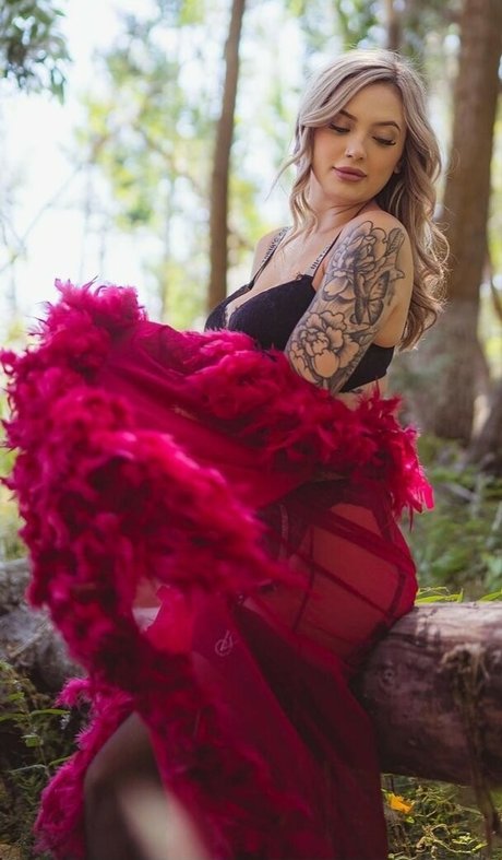 Cassidy June exclusive star photos