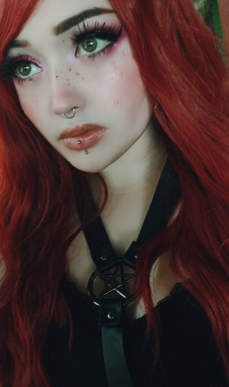 Cherrygrave666 naked star pics