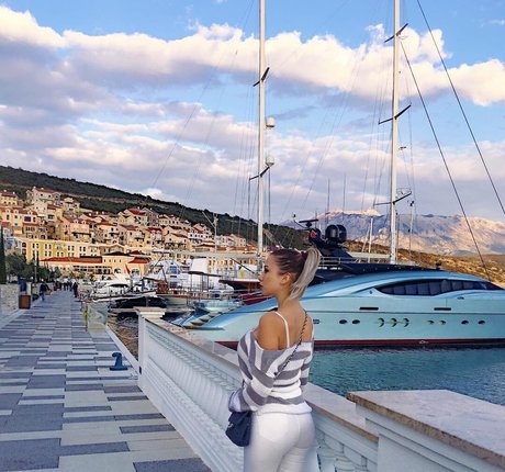 Elena Dostic model xxx photo