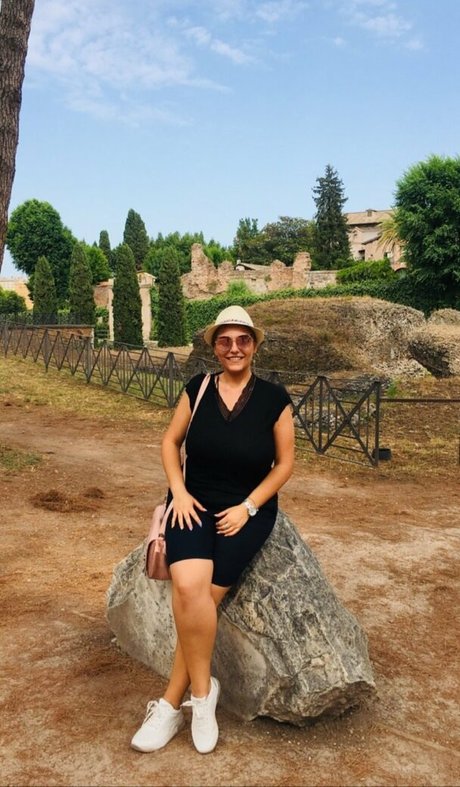 Stella Vulcheva model adult img