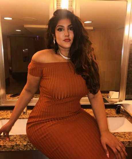 Sanjana perfect actress pic