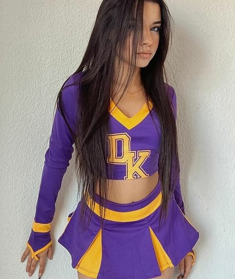 Reginarusee nudes model img