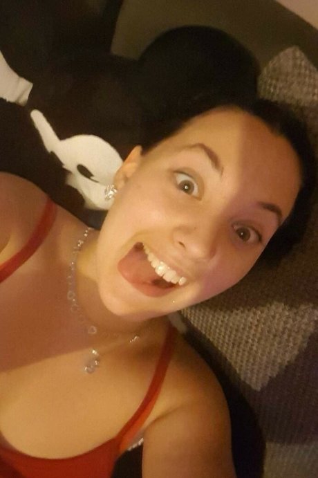 cumslut val free model pictures