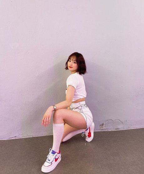 qls1226 art model galleries