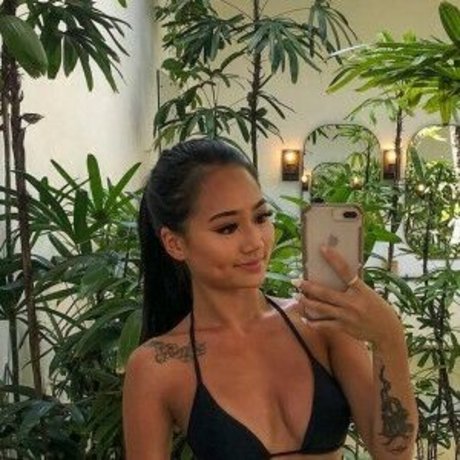 Meowgii model nude image