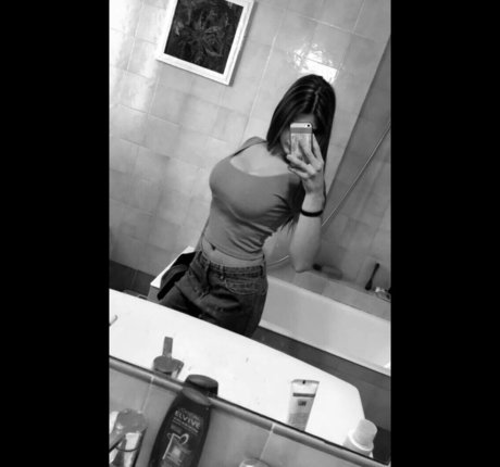 Elissa T nude star img